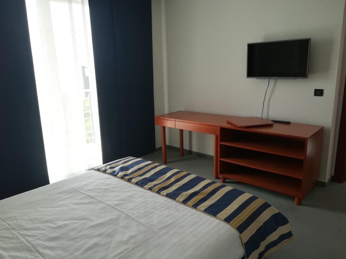Hotel Tamaris Нови-Винодолски Экстерьер фото