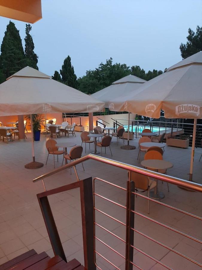 Hotel Tamaris Нови-Винодолски Экстерьер фото