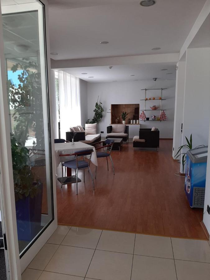 Hotel Tamaris Нови-Винодолски Экстерьер фото