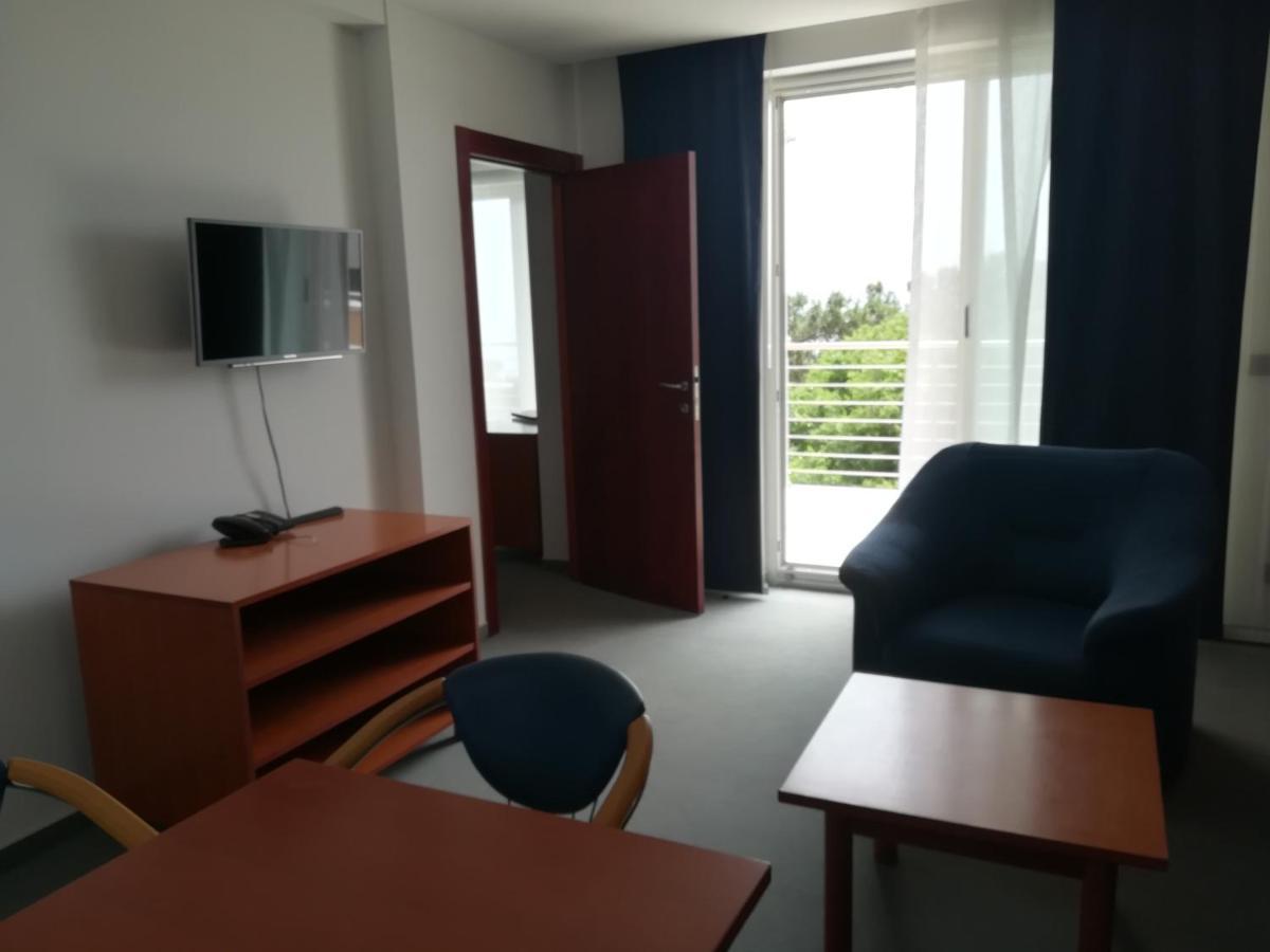 Hotel Tamaris Нови-Винодолски Экстерьер фото